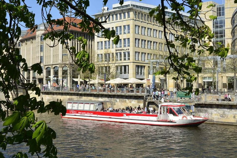 Berlin: Panoramic Boat Tour with Bilingual Audio Guide - Why this panoramic Spree cruise works