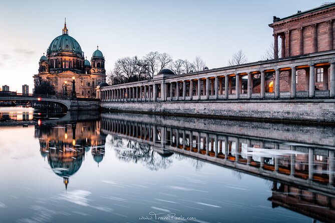 BERLIN PHOTO TOUR with a professional Photographer from Berlin - Small Group of 5 Means You Get Actual Feedback