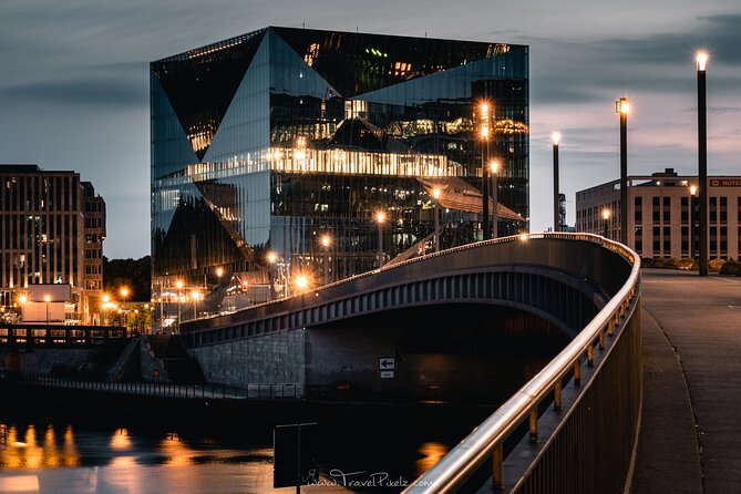 BERLIN PHOTO TOUR with a professional Photographer from Berlin - Tripod Support: Helpful If You Want Sharper Night or Low-Light Shots