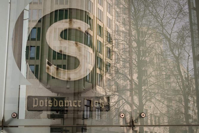 Berlin Photography Masterclass - Private Photography Lesson - Alexanderplatz and Berliner Dom: Big-City Contrast and Strong Shapes