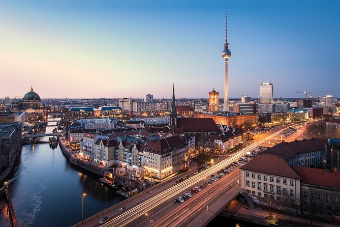 Berlin Photography Masterclass - Private Photography Lesson - Reichstag to Brandenburg Gate: Learning Night Framing at Berlin’s Anchors