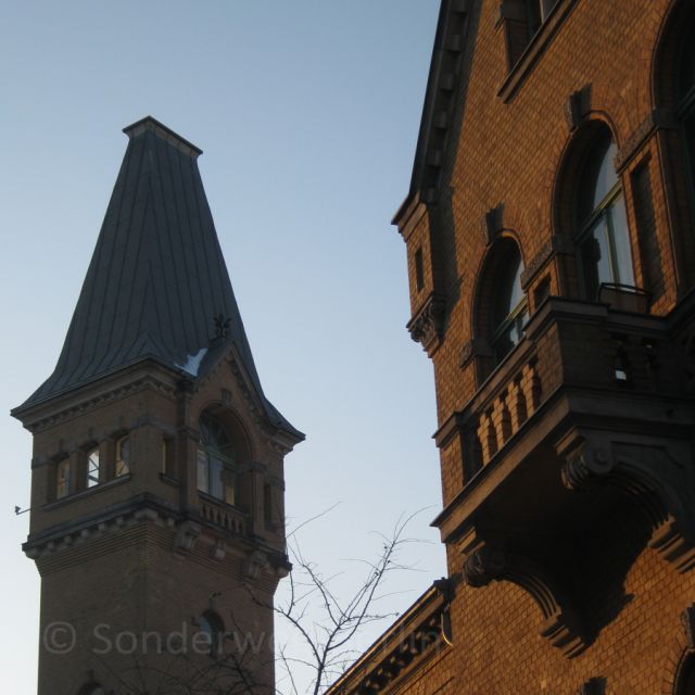 Berlin: Prenzlauer Berg District Guided Walking Tour - Down Schönhauser Allee to the Jewish Cemetery and the Wasserturm