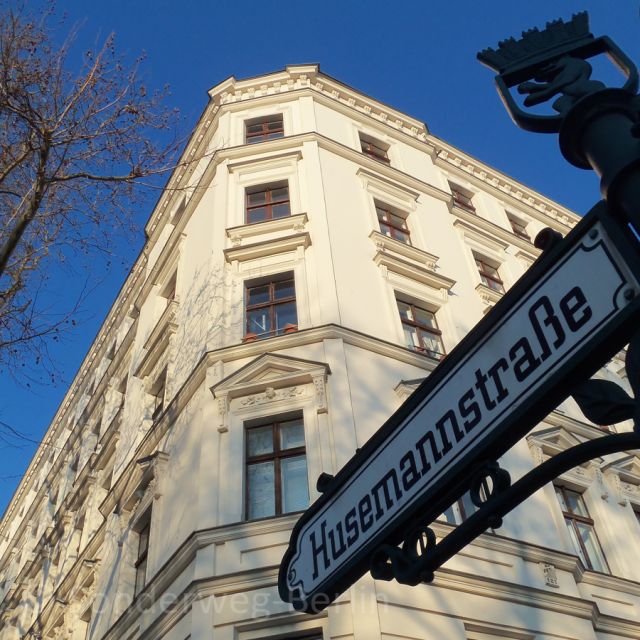 Berlin: Prenzlauer Berg District Guided Walking Tour - Bernauer Straße and the Messel House Stop