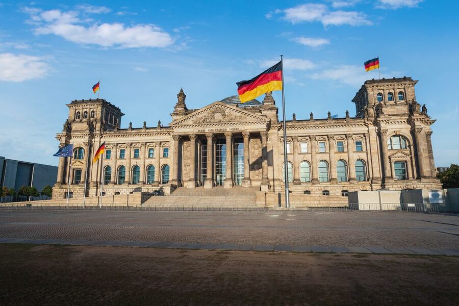 Berlin: Private 2-Hour Sightseeing Tour in Classic GDR Van - Key Highlights to Look Forward To