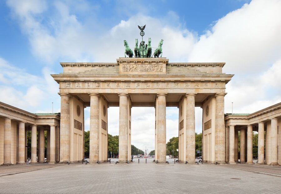 Berlin: Private 2-Hour Sightseeing Tour in Classic GDR Van - Why the Barkas B1000 Changes How You See Berlin