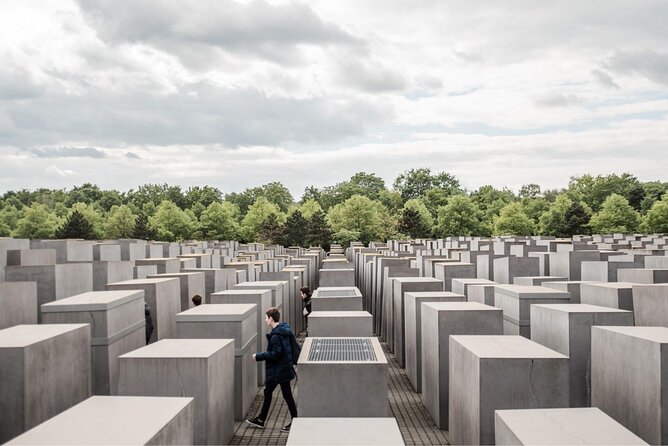 Berlin Private Custom Tour with a Local: Highlights & Hidden Gems - A Berlin walk that starts at Pariser Platz and ends back there