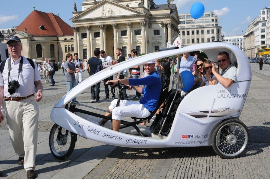 Berlin: Private Guided E-Rickshaw Tour - Key highlights to look for