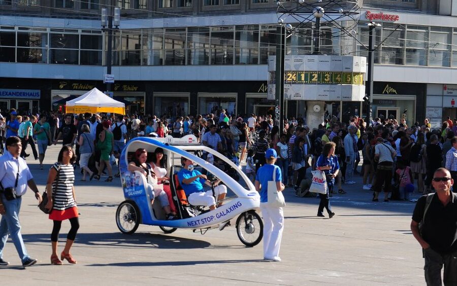 Berlin: Private Guided E-Rickshaw Tour - Riding comfort in a rain or sun protected e-rickshaw
