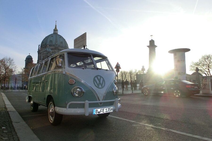 Berlin: Private Sightseeing Tour in Iconic Oldtimer VW Bus - Riding a 1965 VW T1 Samba through Berlin’s smaller streets