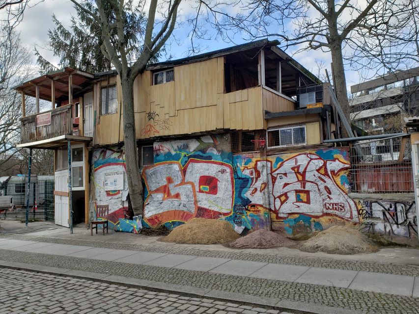 Berlin: Private tour through the district of Kreuzberg - Oranienburger Strasse and bar street energy you can feel on foot
