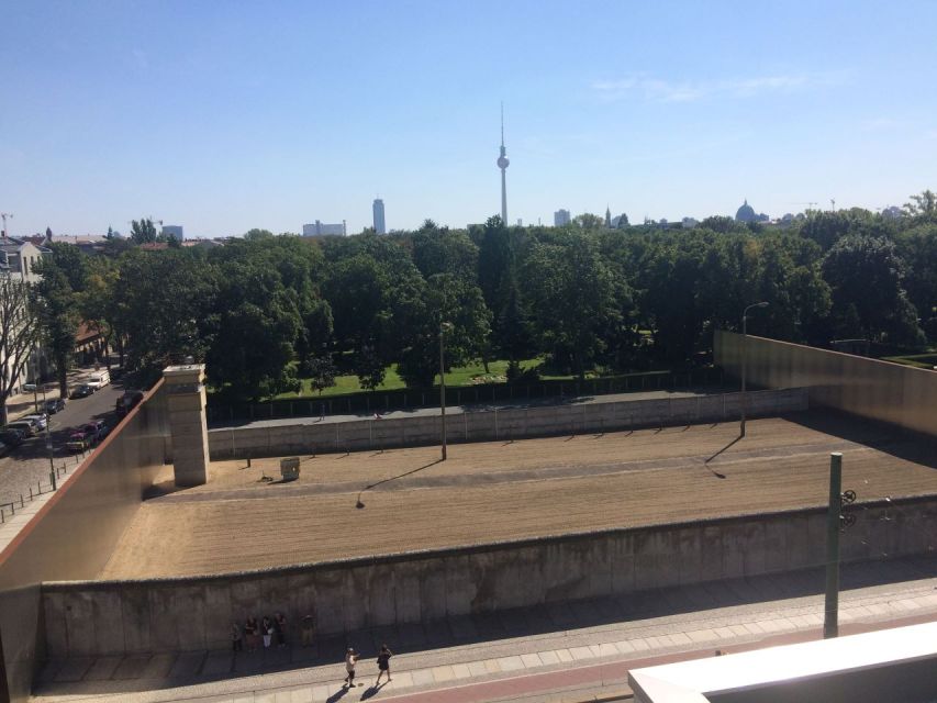 Berlin: Private Walking Tour with a Local Guide - Key highlights you will notice right away