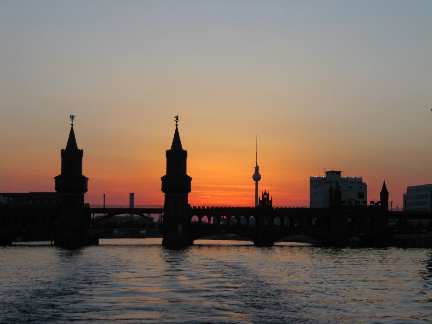 Berlin: Private Walking Tour with a Local - Choosing your meeting point: Museum Island or the World Time Clock