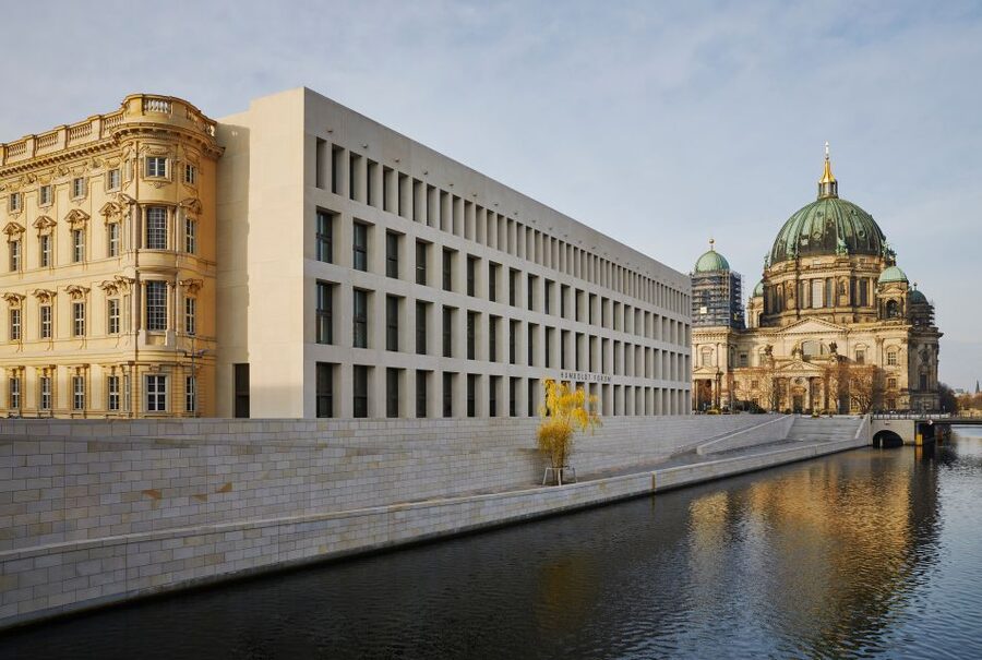 Berlin: Prussian History Walking Tour with Geo Epoche - Meeting at the granite bowl in Lustgarten
