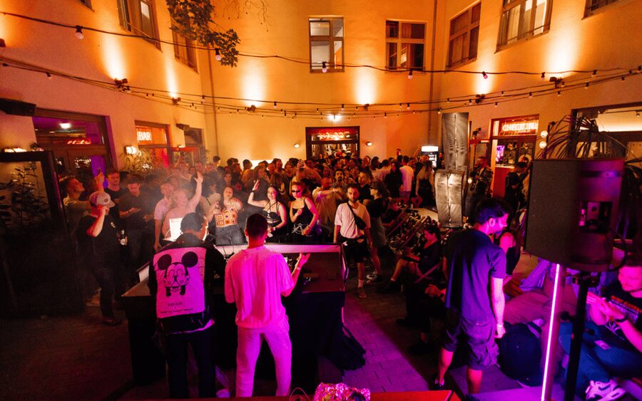 Berlin: Pub Crawl with Shots and VIP Club Entry - Should You Book This Berlin Pub Crawl With Shots and VIP Entry?