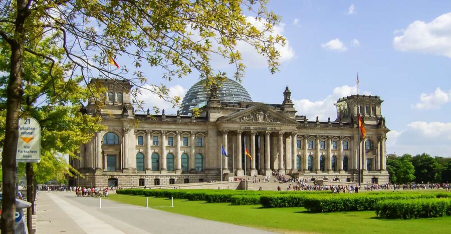 Berlin: Reichstag, Plenary Chamber, Cupola & Government Tour - Key highlights to plan around