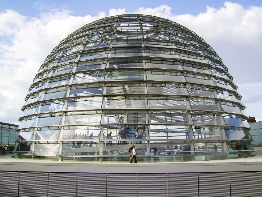 Berlin: Reichstag, Plenary Chamber, Cupola & Government Tour - Reconstruction by Sir Norman Foster, and what you should notice