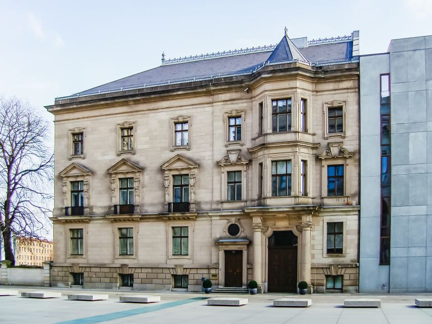 Berlin: Reichstag, Plenary Chamber, Cupola & Government Tour - Language matters: who this tour is truly for