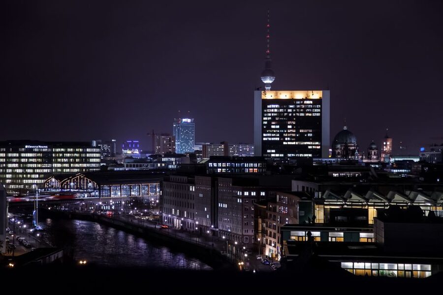 Berlin: Rooftop Lunch at the Reichstag's Käfer Restaurant - Who should book this Berlin rooftop lunch
