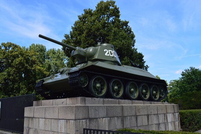 Berlin's Best: 2 Hour Walking Tour Third Reich and the Cold War - Soviet tanks in Tiergarten, then the Victory Column and Speer’s Germania fantasy