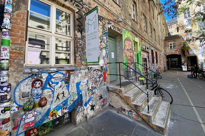 Berlin's Jewish Quarter - Private Live Virtual Experience - Stop 4: Die Hackeschen Höfe Courtyard Complex