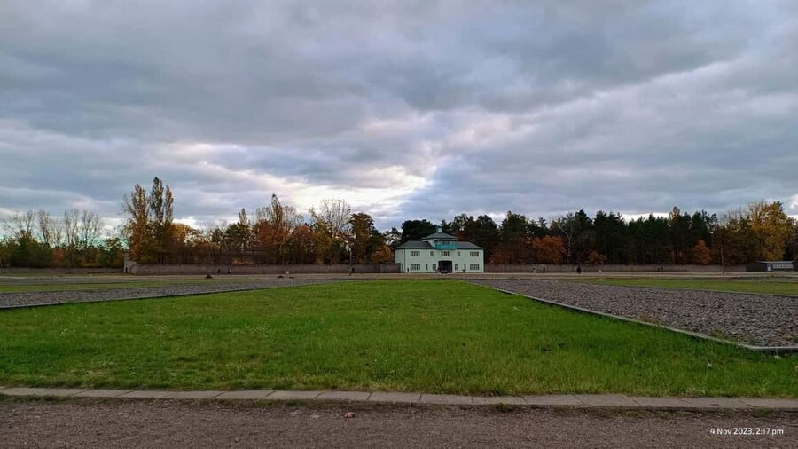 Berlin: Sachsenhausen Concentration Camp Museum Tour - The first walk: getting oriented on the grounds
