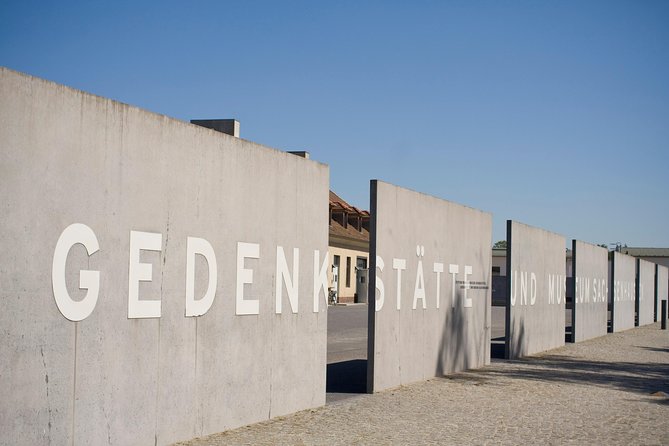 Berlin: Sachsenhausen Concentration Camp Tour in English - Barracks and daily cruelty: what you see on the ground