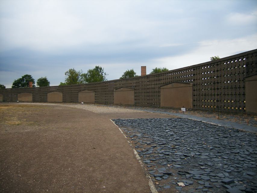 Berlin: Sachsenhausen Memorial 6-Hour Tour in Spanish - Spanish Guidance That Makes the Facts Stick