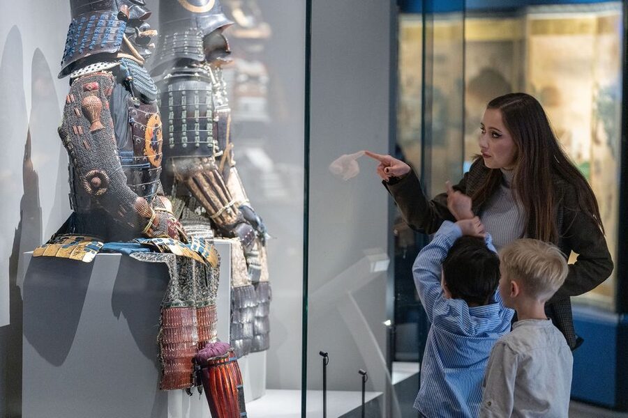 Berlin: Samurai Museum Entry Ticket - What the museum experience feels like: high-tech, objects, and quizzes