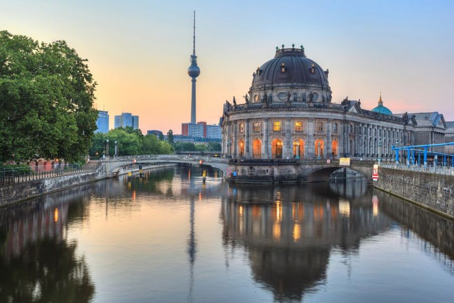 Berlin: Scavenger Hunt Self-Guided Tour - Value and price: $52 per group up to 10 people