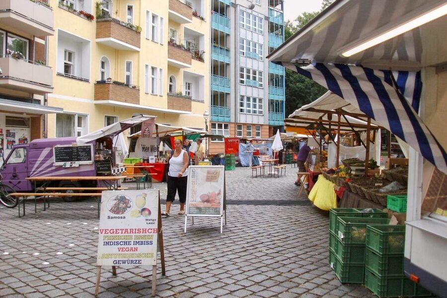Berlin: Schillerkiez and Rollberg Walking Tour - You get more than a chat, you get a written summary