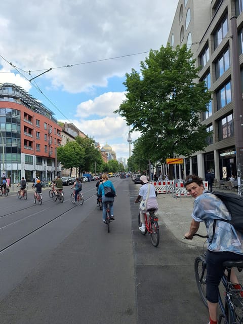 Berlin: Secrets of Berlin Bike Tour - Price and value: what $47 buys you in real time
