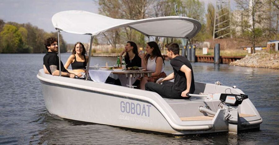 Berlin: Self-Drive Boat Tour - The 15-minute safety briefing: how you go from land legs to water confidence
