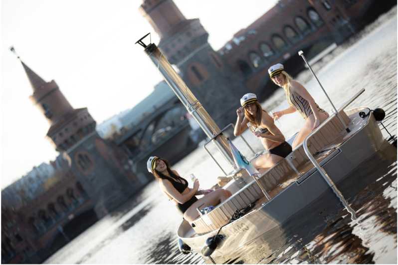 Berlin: Self-drive hot tub boat experience - Drinks, snacks, and the onboard cool box that saves the mood