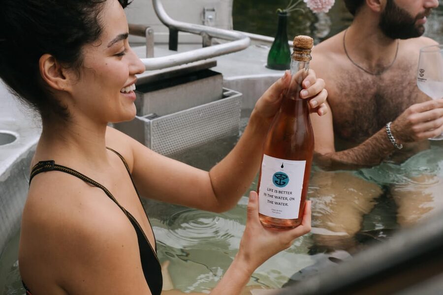 Berlin: Self-drive hot tub boat experience - Price and value: what 187 per group buys you