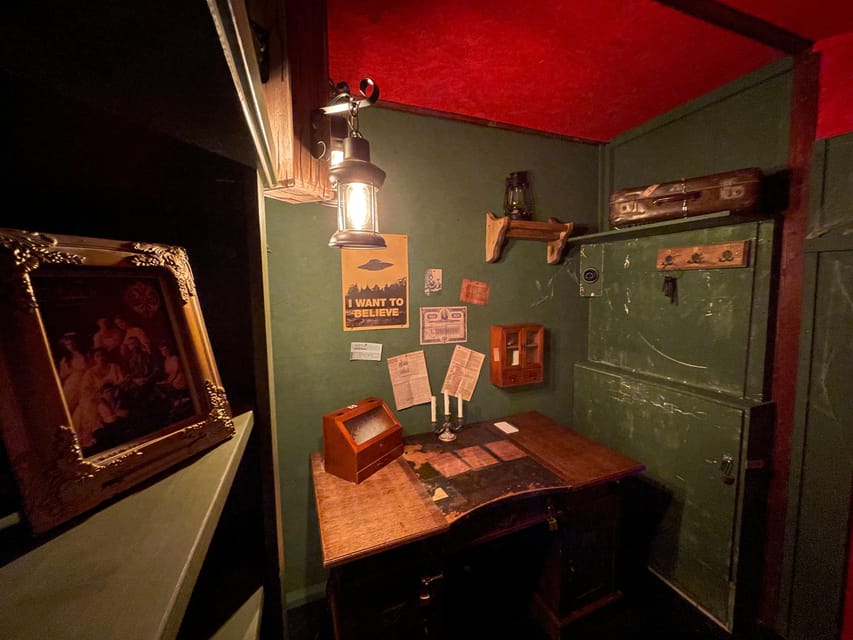 Berlin: “Shadow of the Rubber Duck” Escape Room Experience - Inside TRABIWOOD: story, mood, and the room’s design