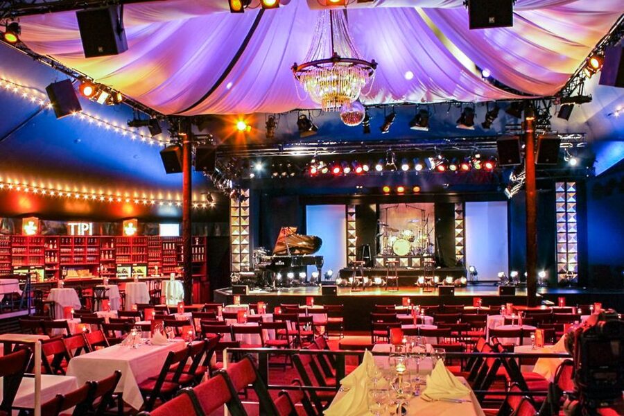 Berlin: Show at the Tipi am Kanzleramt - Who Should Book This Show (and Who Should Skip It)