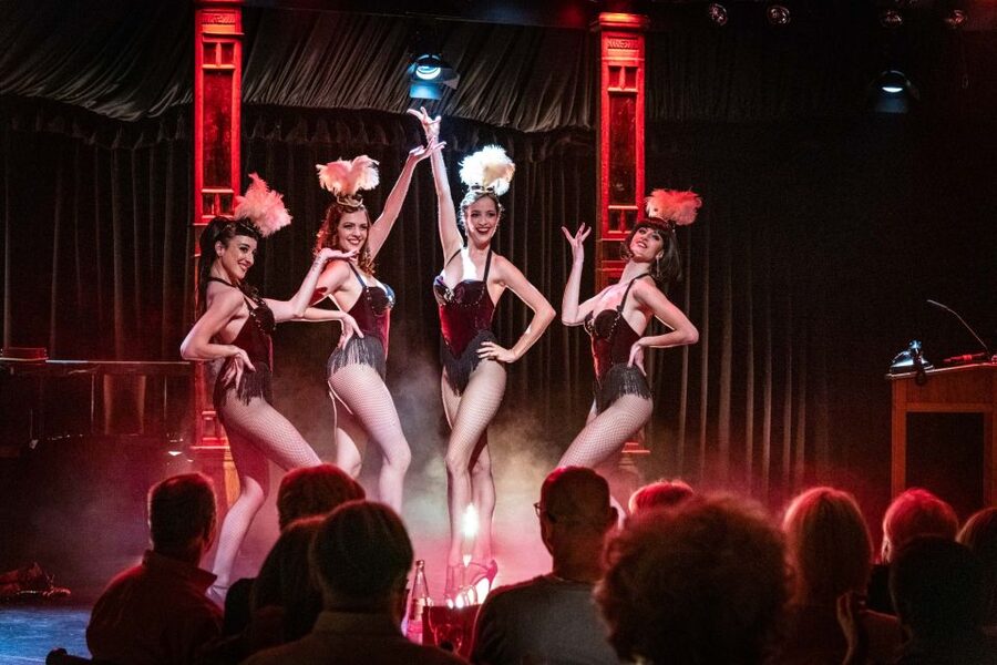 Berlin: Showgirls of Burlesque Show - Why Showbühne Berlin Works for a Burlesque Night