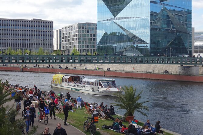 Berlin sightseeing boat tour on the Spree - Best Time of Day and Photo Strategy for Spree Views