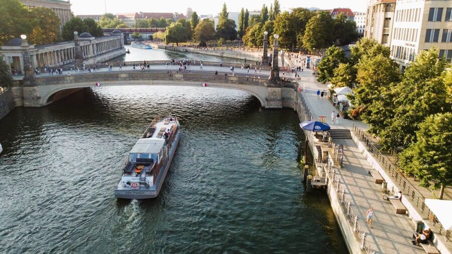 Berlin: Sightseeing Boat Tour on the Spree for Families - Views From the Spree: what a 90-minute cruise really gives you