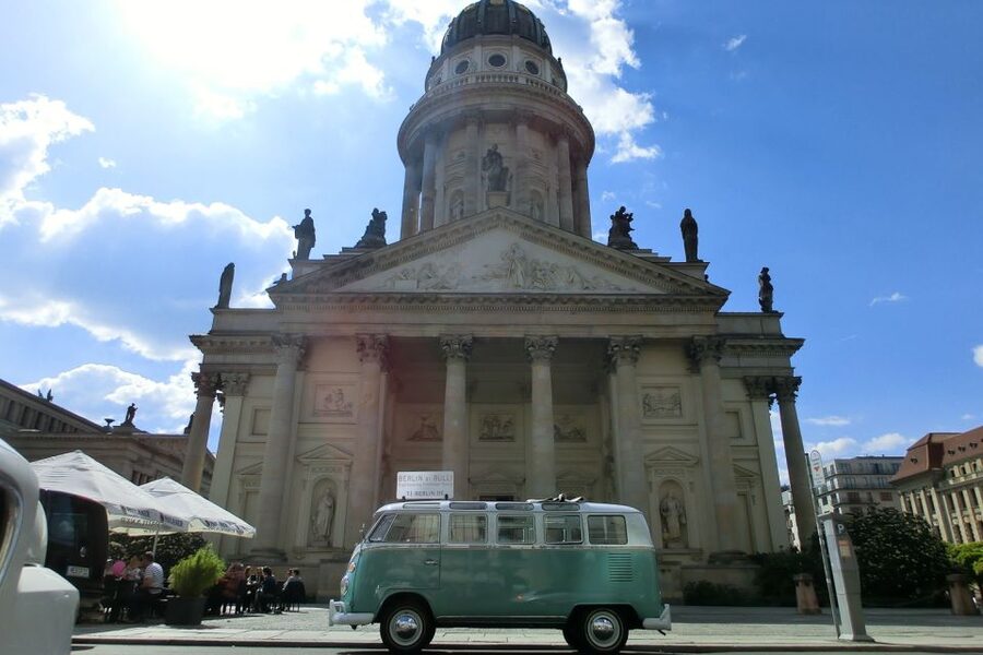 Berlin: Sightseeing Tour in Classic Volkswagen T1 Samba Bus - From Checkpoint Charlie to Gendarmenmarkt: East meets West in one loop