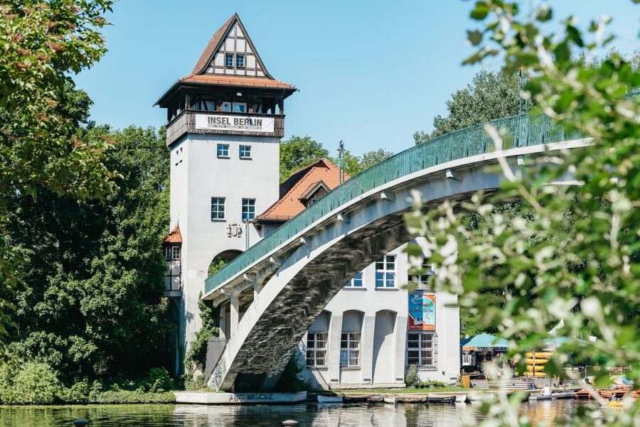 Berlin: Spree Boat Tour to Müggelsee - Treptower Park and Treptow Harbor, starting your Spree day