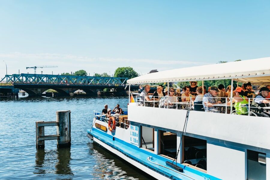 Berlin: Spree Boat Tour to Müggelsee - Köpenick stop: Captain of Köpenick, town hall sights, and easy reboarding
