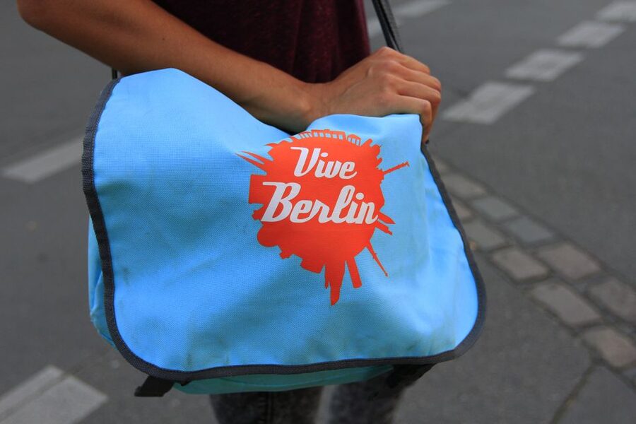 Berlin: Street Art and Alternative Tour - East Side Gallery visit, art on the border of memory