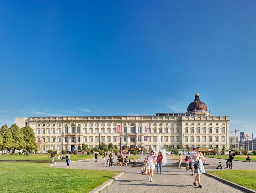 Berlin: "The Humboldt Forum for Newbies" Guided Tour - Choose Your Language Track: Newbies in English, Curious in German