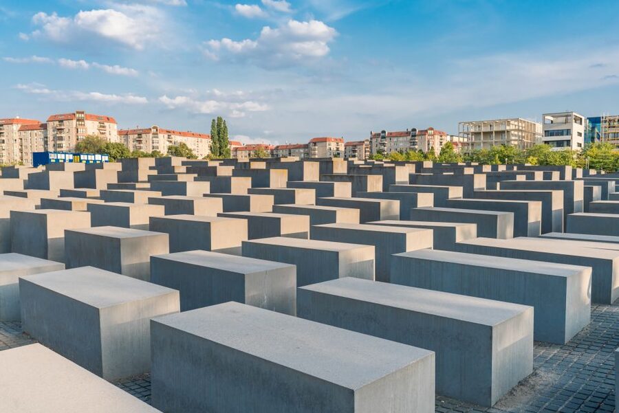 Berlin: Third Reich and Cold War 2 Hour Walking Tour - Hitler’s bunker area and the regime sites nearby: power mapped onto streets
