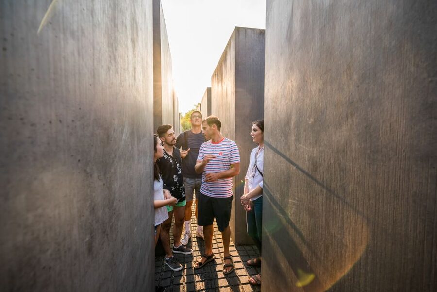 Berlin: Third Reich and Cold War 2 Hour Walking Tour - The Berlin Wall, 200 meters that change your perspective fast
