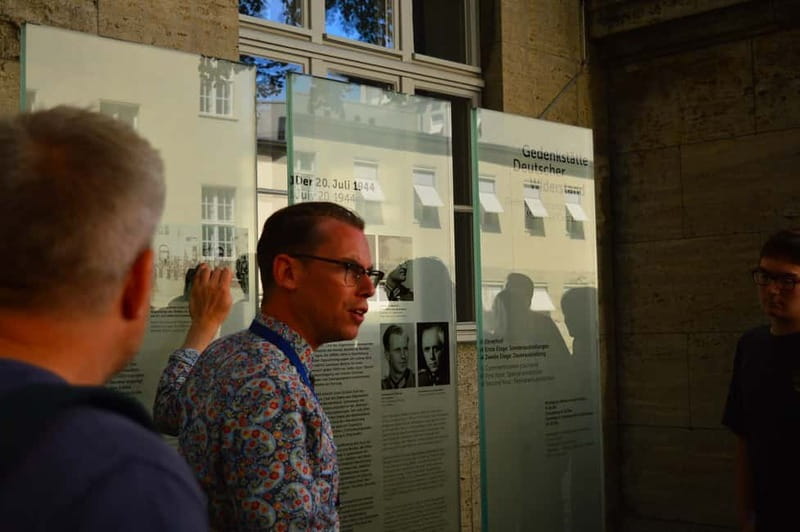 Berlin: Third Reich, Hitler, and WWII Walking Tour - Reichstag Approach and the Soviet Assault Trail