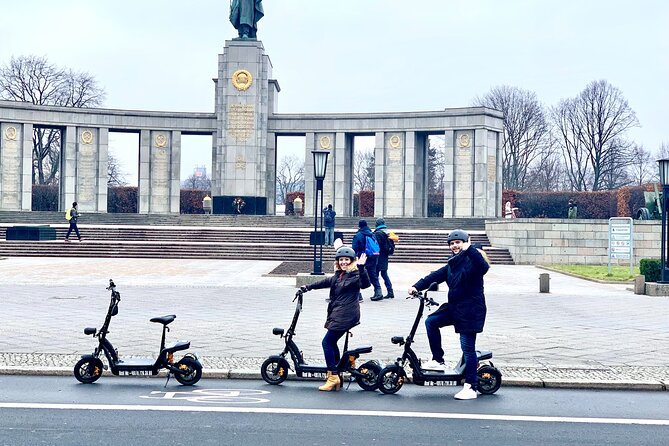 Berlin: Ultimate E-Scooter Adventure Tour - The Reichstag, Bellevue Palace, and Victory Column: power, ceremony, and contradictions