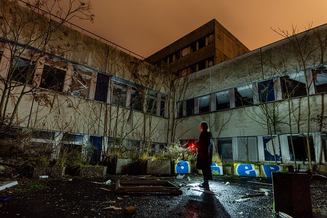 Berlin Urbex Adventure and History Tour - The core experience: abandoned hospital, dungeon spaces, rooftop photos