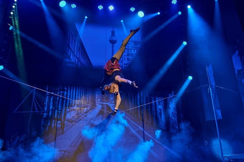 Berlin: “VARIETÉ GAGA” at Wintergarten - Varieté Show - The 2.5-hour format, how to plan your evening